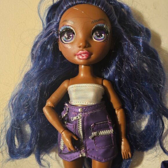Rainbow High Indigo Krystal Bailey Doll With Outfit - Picture 5 of 6